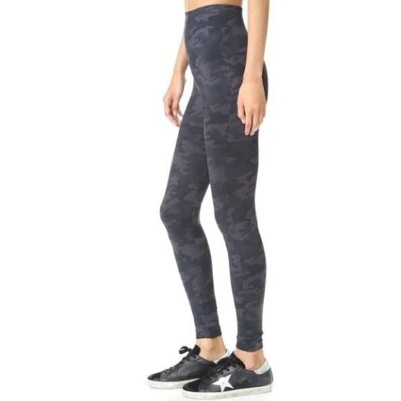 NWOT Spanx Look At Me Now Seamless Leggings‎ Camo Size XL - Picture 2 of 9